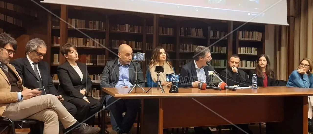 Crisi politica a Catanzaro, Fiorita non molla: «Vado avanti, tante cose\u00A0ancora da fare»\n