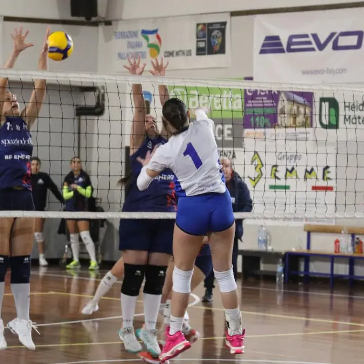 Volley, in Serie C Paola continua la sua marcia, Pizzo accorcia le distanze dalla Todosport\n