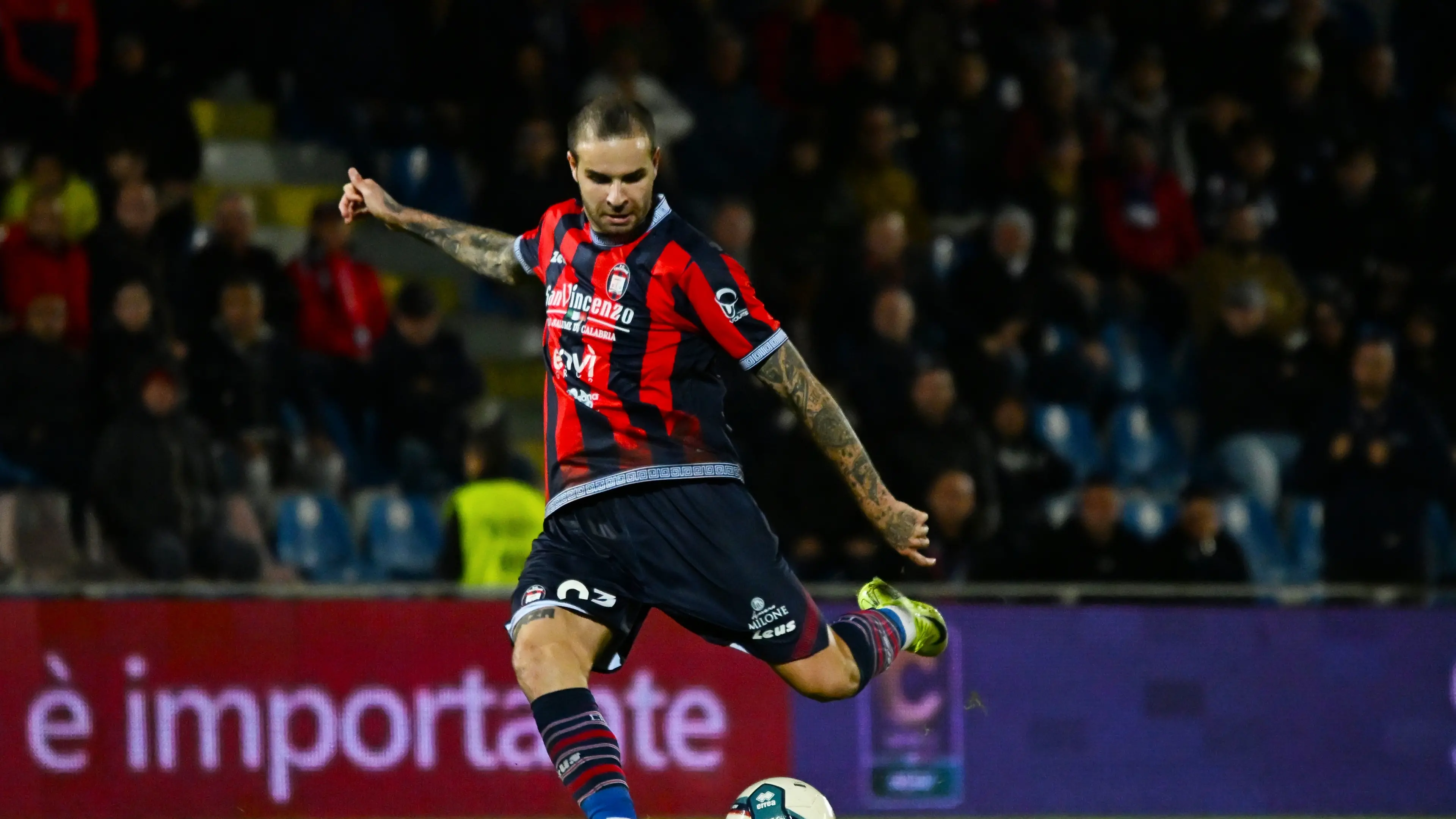 November 10: Serie C Now championship 2024-25, Marco Tumminello during Crotone agastin Catania in the Ezio Scida Stadium in Crotone