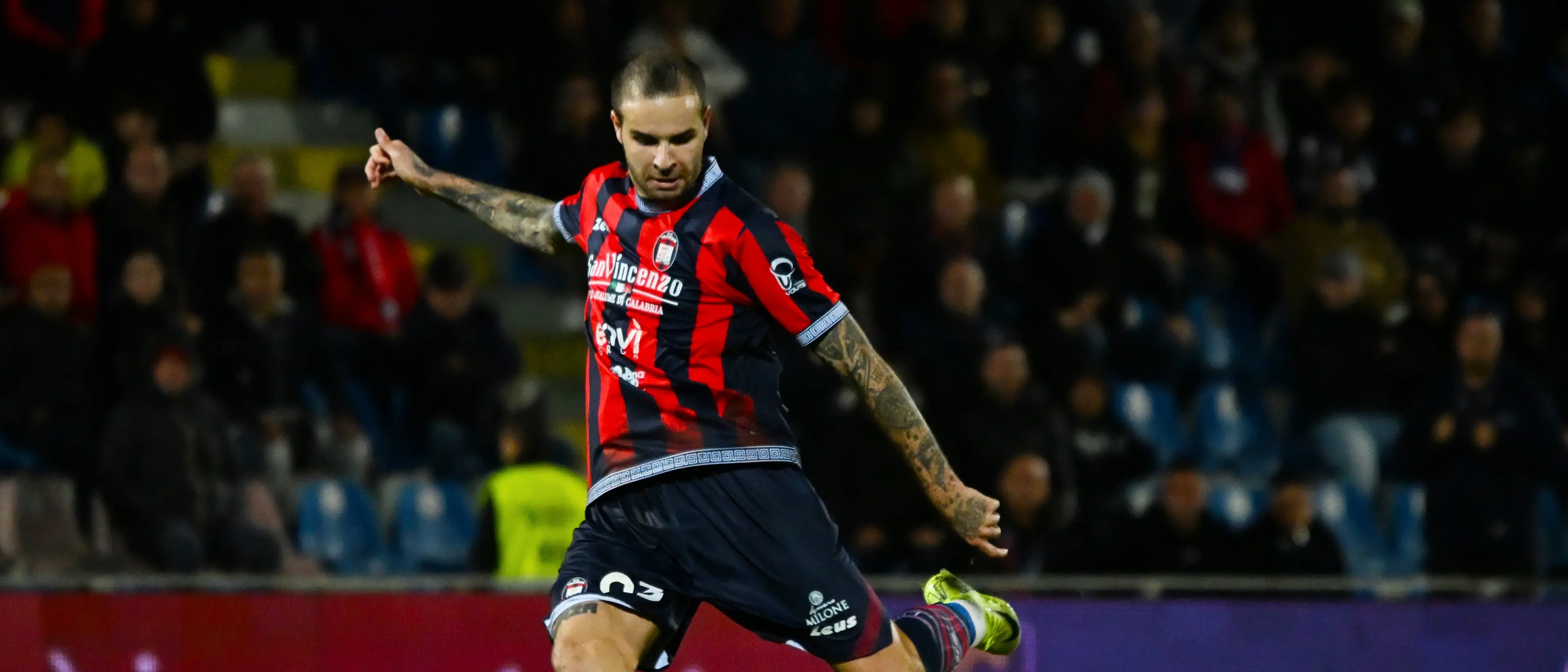 Serie C, Marco Tumminello show: il Crotone vince 2-0 in casa del Messina