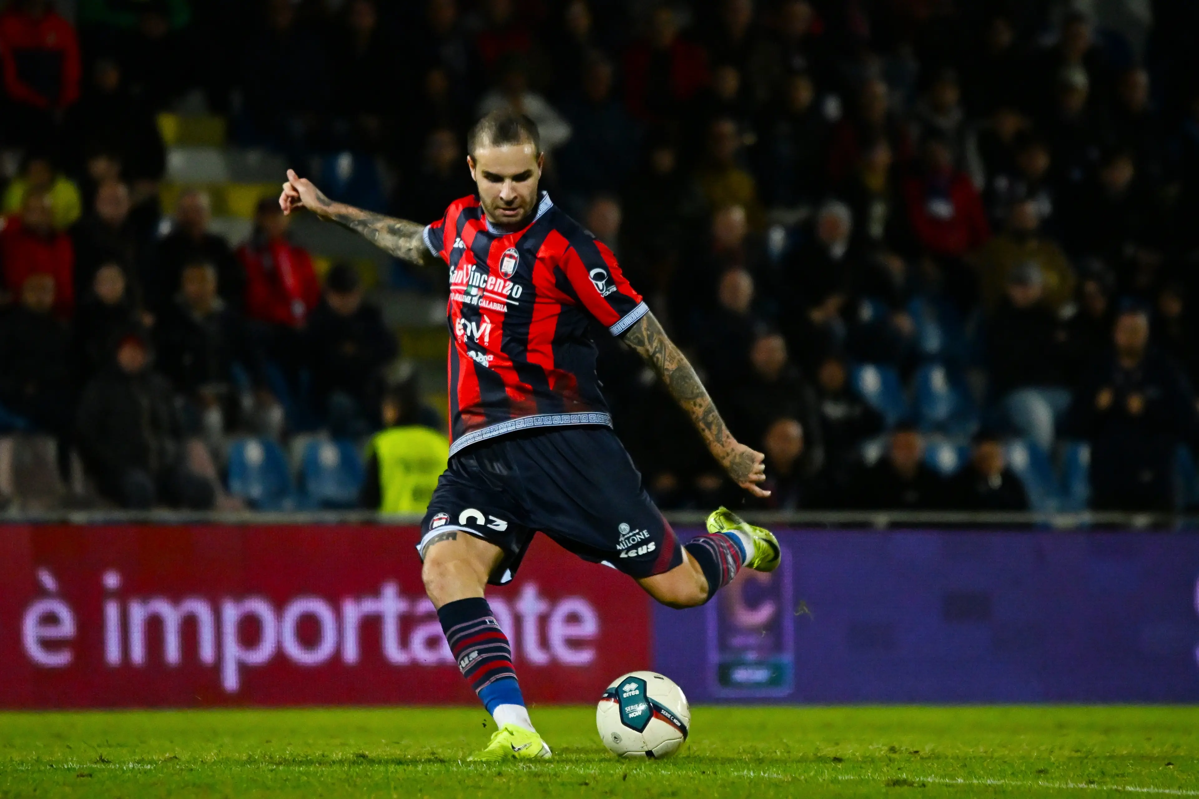 November 10: Serie C Now championship 2024-25, Marco Tumminello during Crotone agastin Catania in the Ezio Scida Stadium in Crotone