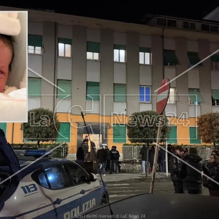 \u00A0Neonata rapita a Cosenza, la bimba è stata ritrovata a Castrolibero: arrestate due persone\n