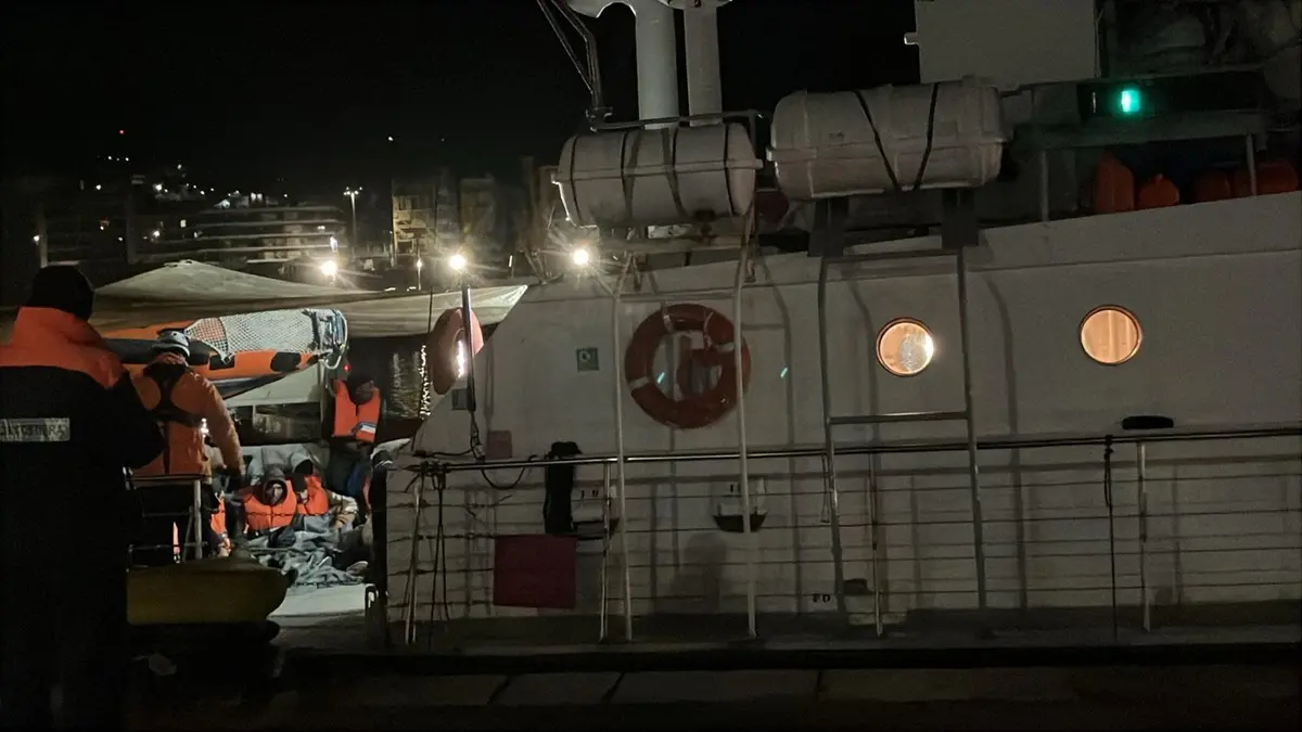 Al Porto di Reggio\u00A0arriva la Louise Michel dopo aver soccorso 38 uomini nel Mediterraneo\u00A0\n