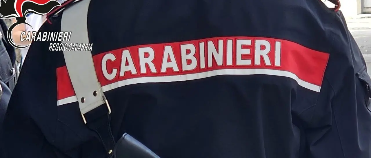 Gioia Tauro, è ai domiciliari ma viene beccato dai carabinieri a pranzare con persone non autorizzate: arrestato\n