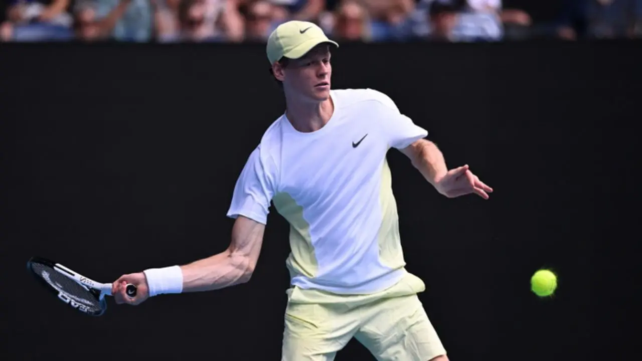 Australian Open, “rullo compressore” Sinner: annienta De Minaur e vola in semifinale