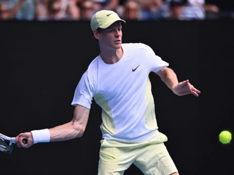 Australian Open, “rullo compressore” Sinner: annienta De Minaur e vola in semifinale