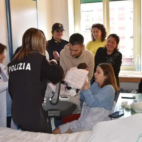 «Pensavo di non rivederla più, accanto a me una poliziotta che è stata un angelo», fine dell’incubo per la mamma della neonata rapita