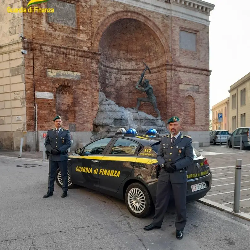 I legami tra narcos calabresi e colombiani. Voli charter, navi e laboratori per la cocaina: 10 arresti\n