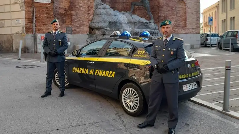 I legami tra narcos calabresi e colombiani. Voli charter, navi e laboratori per la cocaina: 10 arresti
