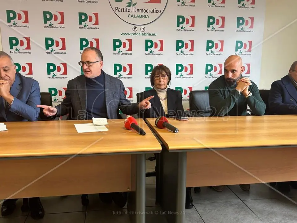 Centrale del Mercure, il Pd contro la doppia morale di Occhiuto: «Verde sul Pollino, a Gioia vuole il rigassificatore»