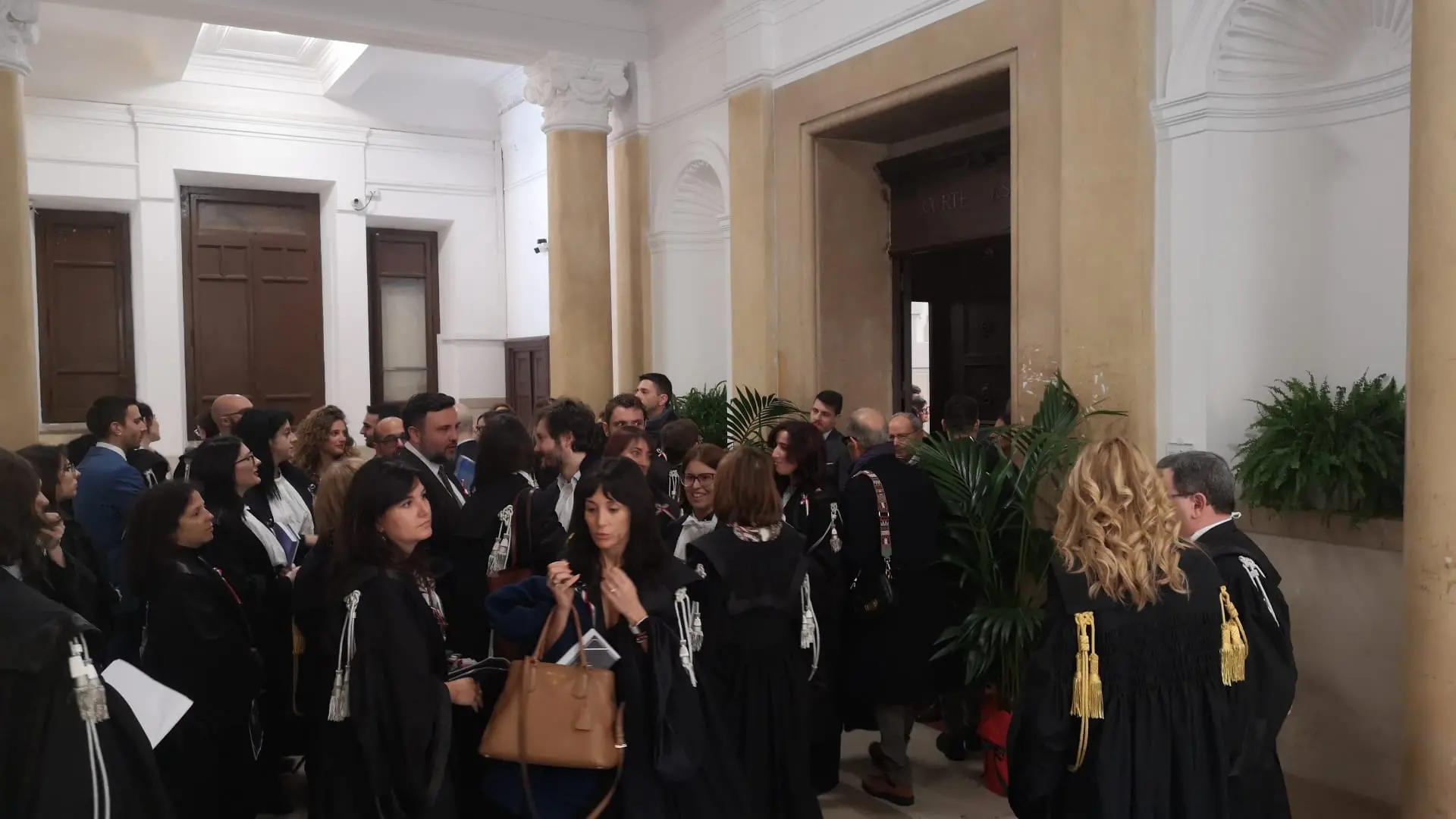 Parla il Governo e i magistrati per protesta escono dall'aula