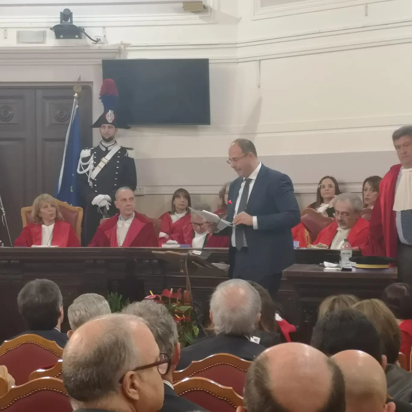 L’App che fa acqua e la strenua difesa di Napolillo: «Investiti altri 36 milioni di euro per la fase evolutiva e correttiva del software»\n