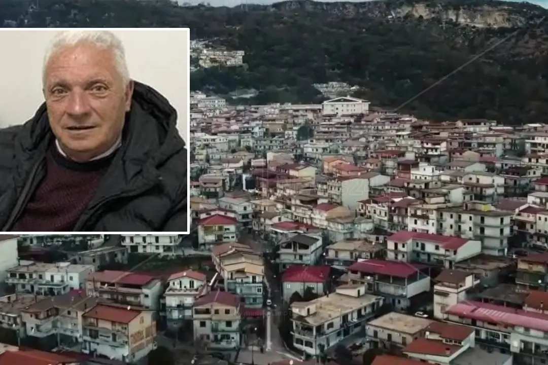 <p>Una veduta su San Luca e nel riquadro l&#39;ex sindaco Bartolo</p>\\n