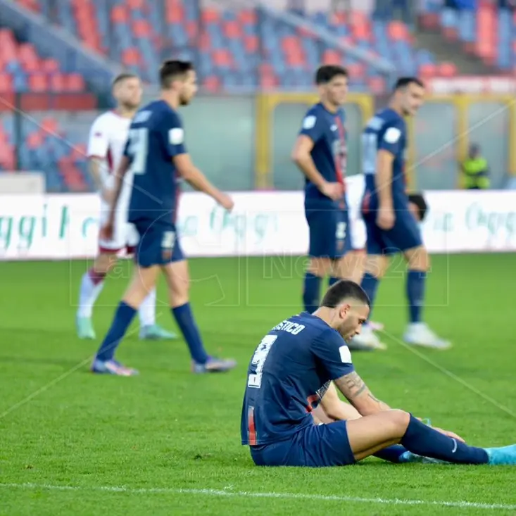Cosenza, basta così. Al Marulla passa anche il Cittadella (e Guarascio lascia lo stadio prima del 90')