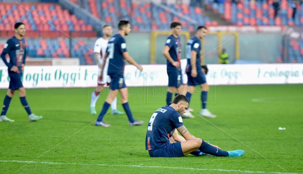 Cosenza, basta così. Al Marulla passa anche il Cittadella (e Guarascio lascia lo stadio prima del 90')