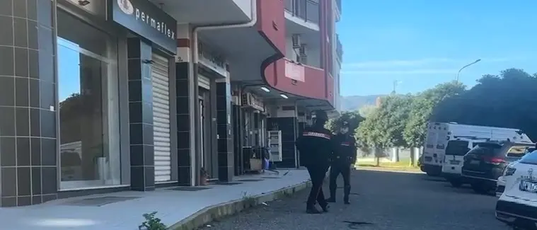 Corigliano Rossano, bambina di quattro anni cade dal secondo piano, resta illesa e comincia a cercare la mamma\n