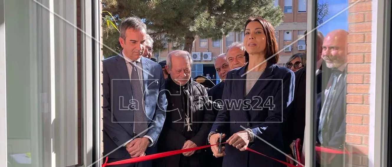 Un nuovo reparto di Oncologia per l’Ospedale di Locri. Occhiuto: «Dal Ministero in arrivo 40 milioni per la struttura»\n