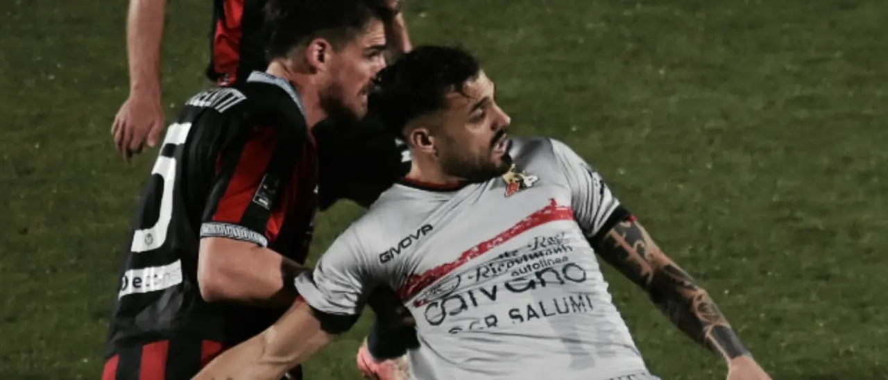 Serie C, il Crotone sbatte sul muro del Picerno: all’Ezio Scida finisce a reti inviolate