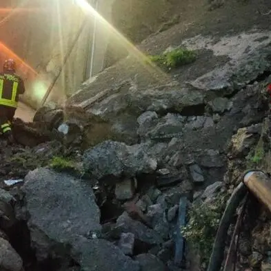 Maltempo, allerta rossa in Liguria e bombe d’acqua in\u00A0Toscana: crolli, frane ed esondazioni nella notte\n