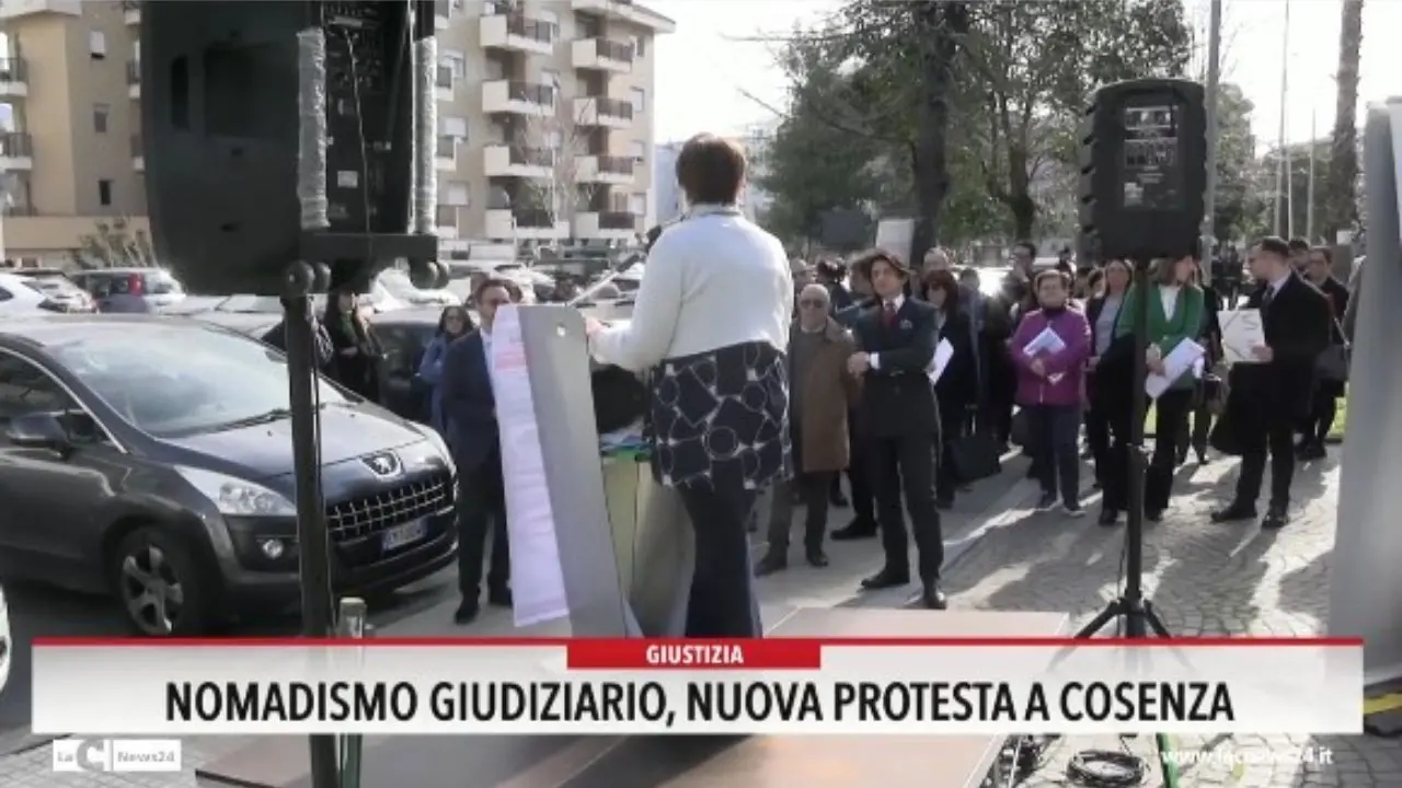 Nomadismo giudiziario nuova protesta a Cosenza