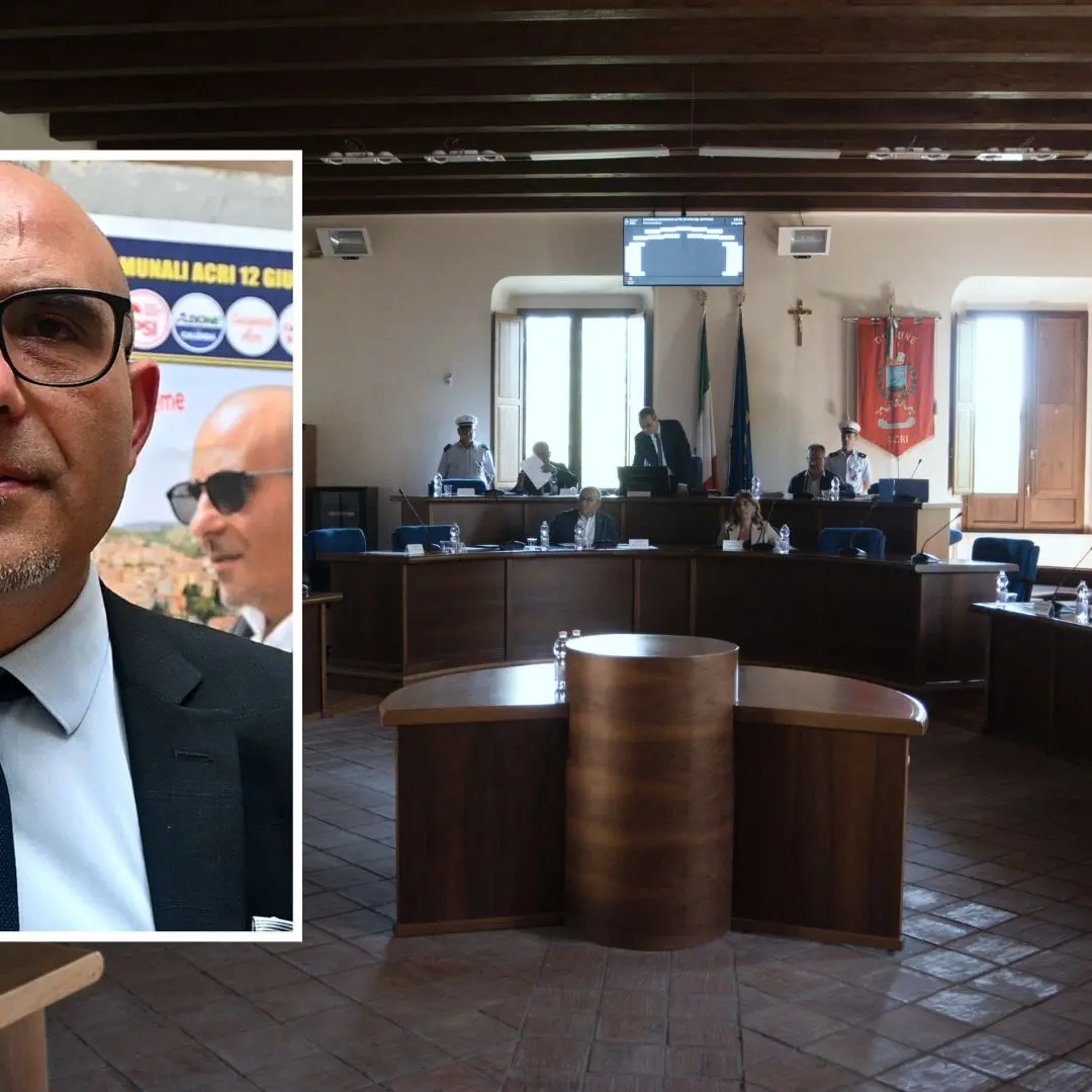 Acri, i consiglieri di minoranza provano il blitz contro il sindaco Capalbo: chiesta la sfiducia, ecco perché\n