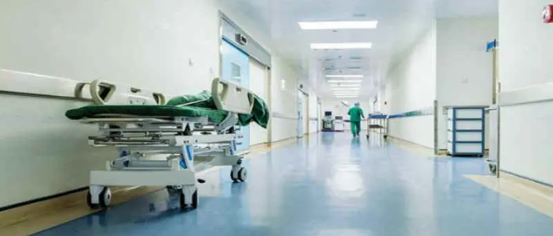 Radiografia della sanità in provincia di Reggio Calabria: viaggio negli ospedali di periferia, dove gli annunci non bastano\n