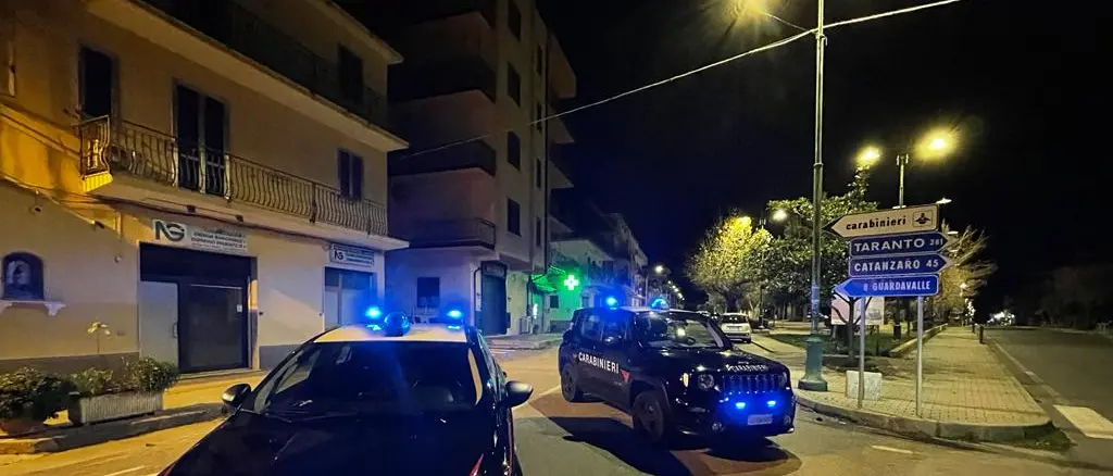 ‘Ndrangheta e politica, il blitz contro le cosche dello Jonio Catanzarese: 57 indagati –\u00A0I NOMI\n