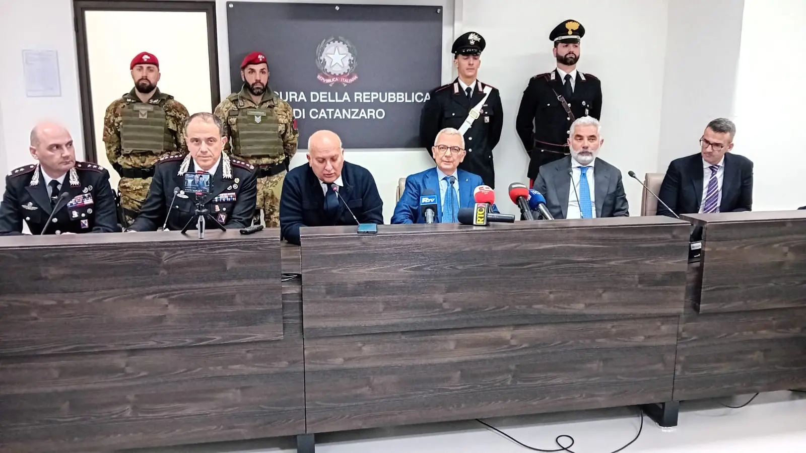 «La ’ndrangheta controllava tutto, imprenditori a disposizione del boss latitante in segno di devozione»: Capomolla racconta l’inchiesta sui Gallace