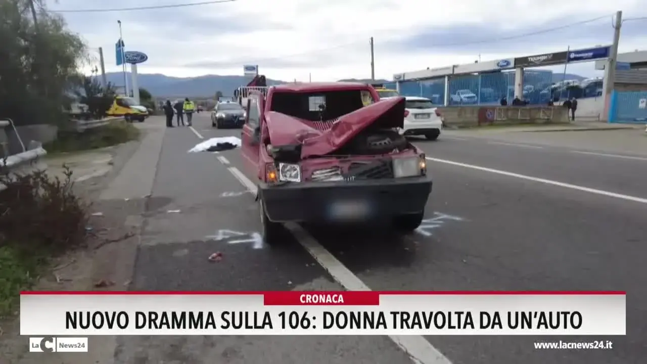 Nuovo dramma sulla 106, donna travolta da un'auto