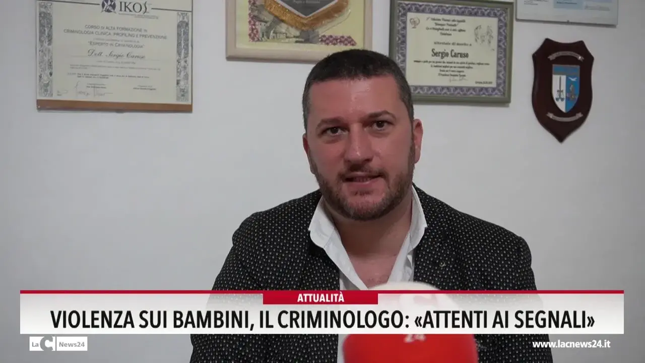 Violenza sui bambini, il criminologo Sergio Caruso: «Attenti ai segnali d'allarme»\n