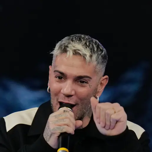 Emis Killa rinuncia a Sanremo: è accusato di associazione a delinquere nell’inchiesta sugli ultrà a Milano