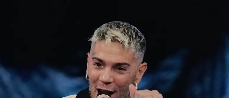 Emis Killa rinuncia a Sanremo: è accusato di associazione a delinquere nell’inchiesta sugli ultrà a Milano