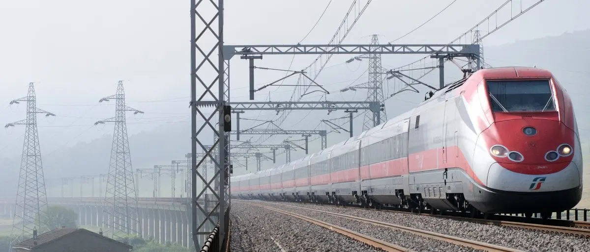 Un’altra giornata nera per linea ferroviaria Reggio-Salerno: un problema tecnico a Palmi sta causando ritardi\n