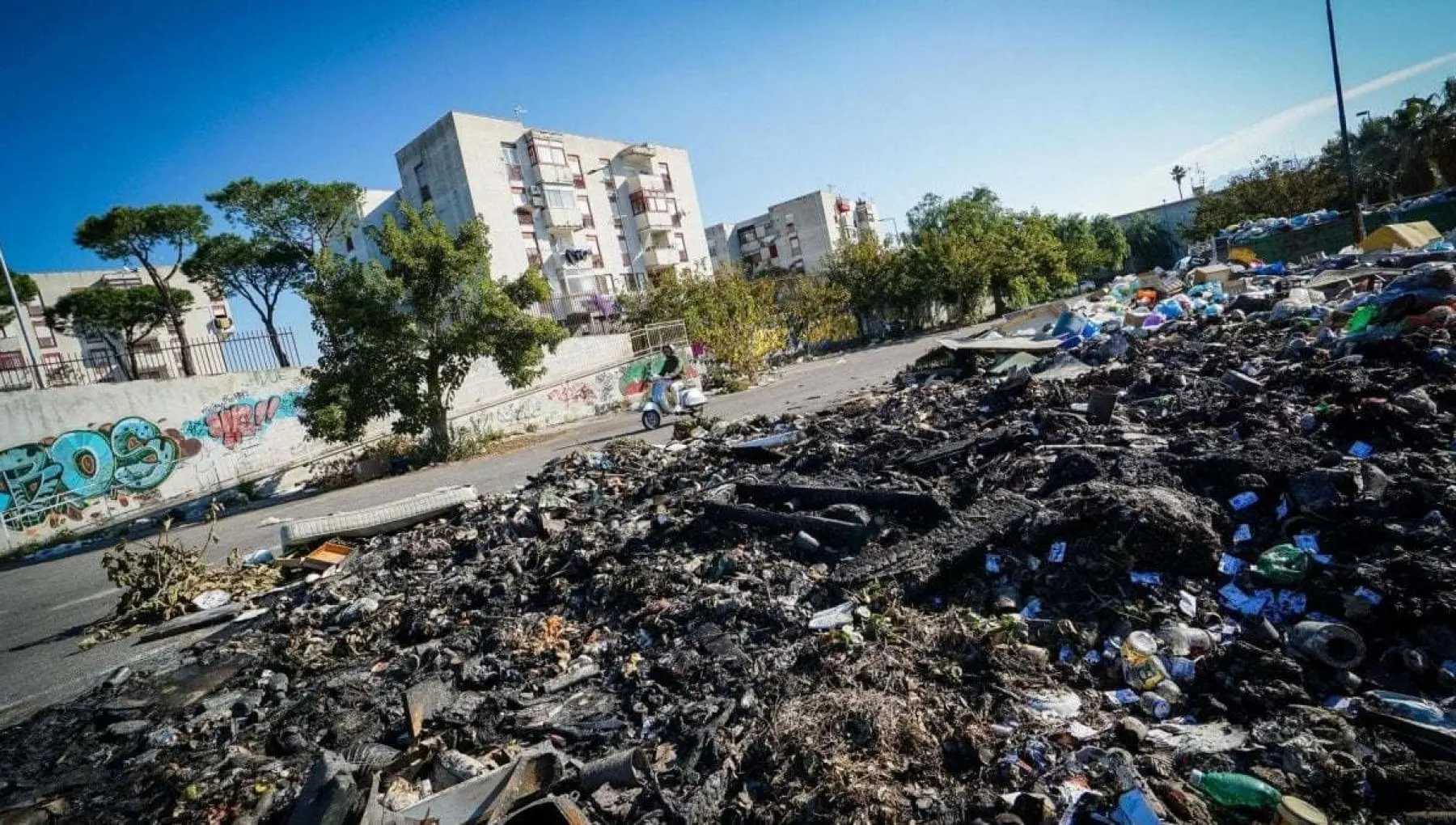 Terra dei Fuochi, la Corte dei diritti dell’uomo condanna l’Italia: «Ha messo in pericolo la vita degli abitanti»\n