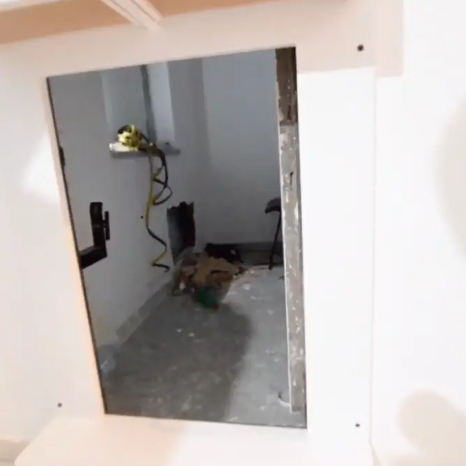 L’accesso al bunker da una specchiera, Natale in famiglia, video sorveglianza e pulizie: la latitanza con comfort del boss Gallace