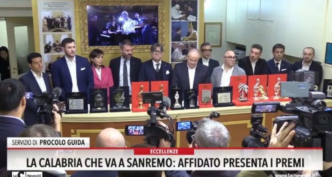 La Calabria che va a Sanremo: Affidato presenta i premi