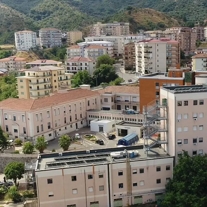 Neonato morto a Trebisacce, i genitori avrebbero rifiutato il ricovero del piccolo nato in casa\n