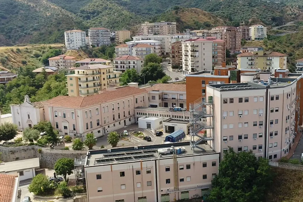 Neonato morto a Trebisacce, i genitori avrebbero rifiutato il ricovero del piccolo nato in casa\n
