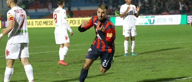 Calciomercato, il Cosenza riporta a casa il centrocampista Luca Garritano