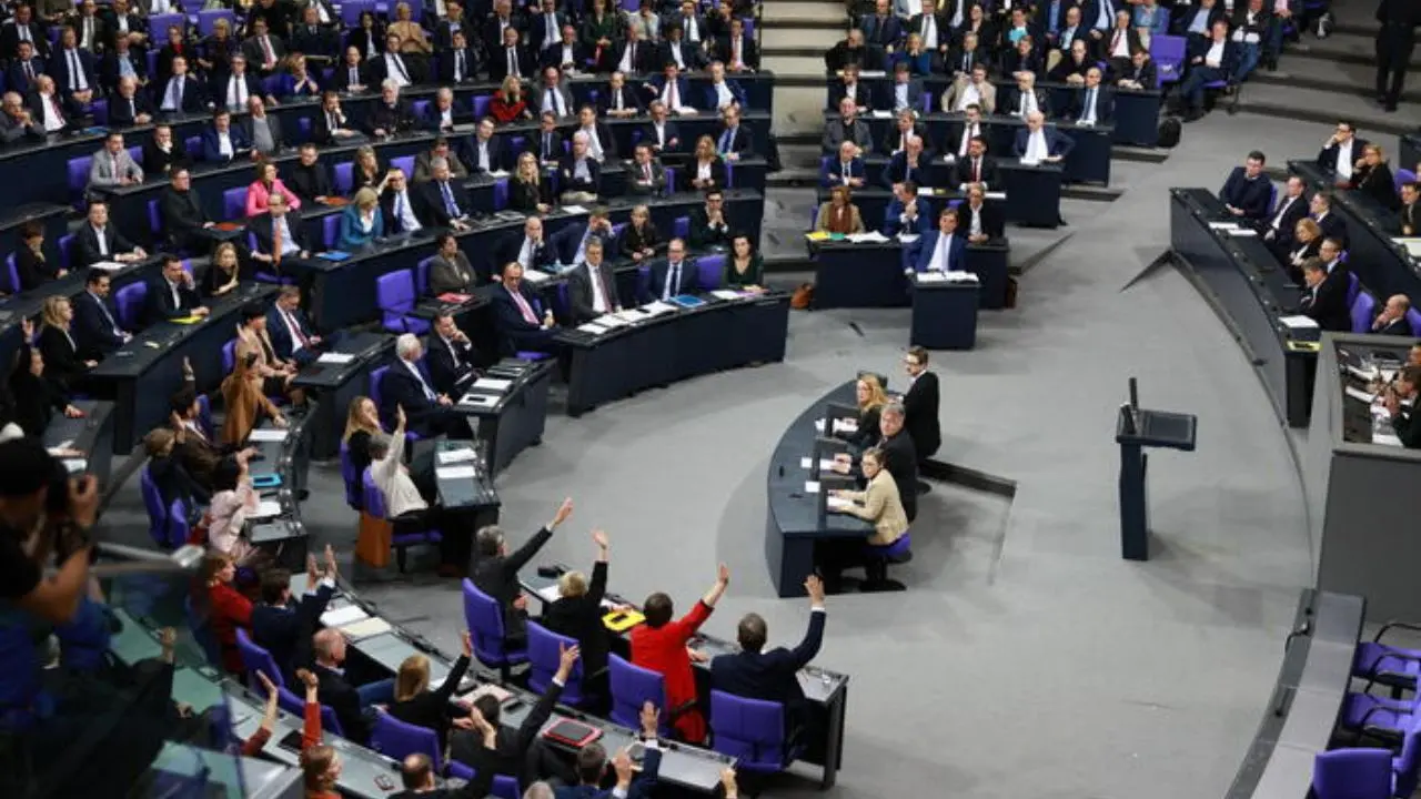 Germania, non passa al\u00A0Bundestag la legge sulla stretta ai migranti\n