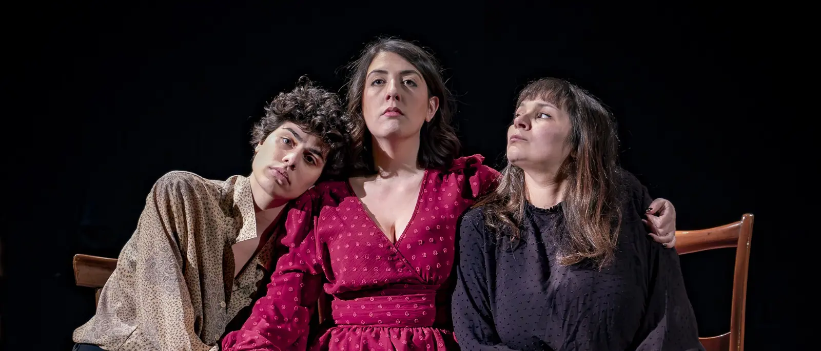 Tre sorelle intorno alla vrascera: Max Mazzotta rifà Cechov, prima assoluta a Rende\n