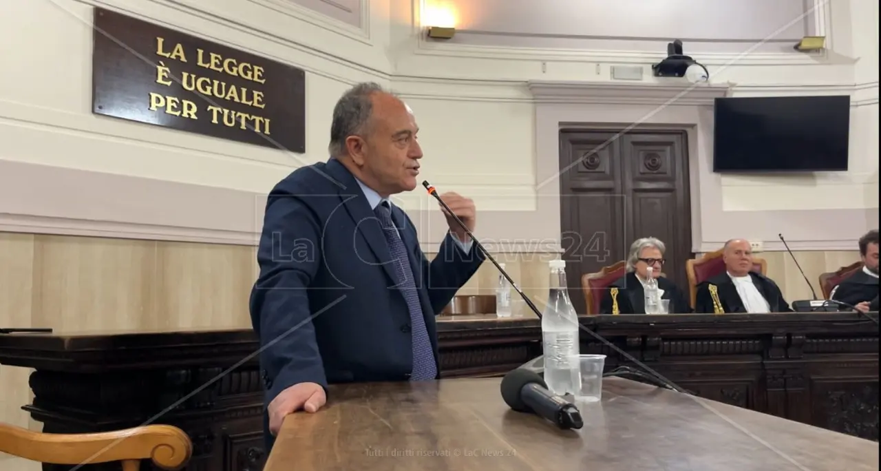 I consigli di Gratteri a Curcio neo procuratore di Catanzaro: «Ce la farai se ti dedicherai all’ufficio 12 ore al giorno,\u00A0non ti stancare mai di ascoltare»\n