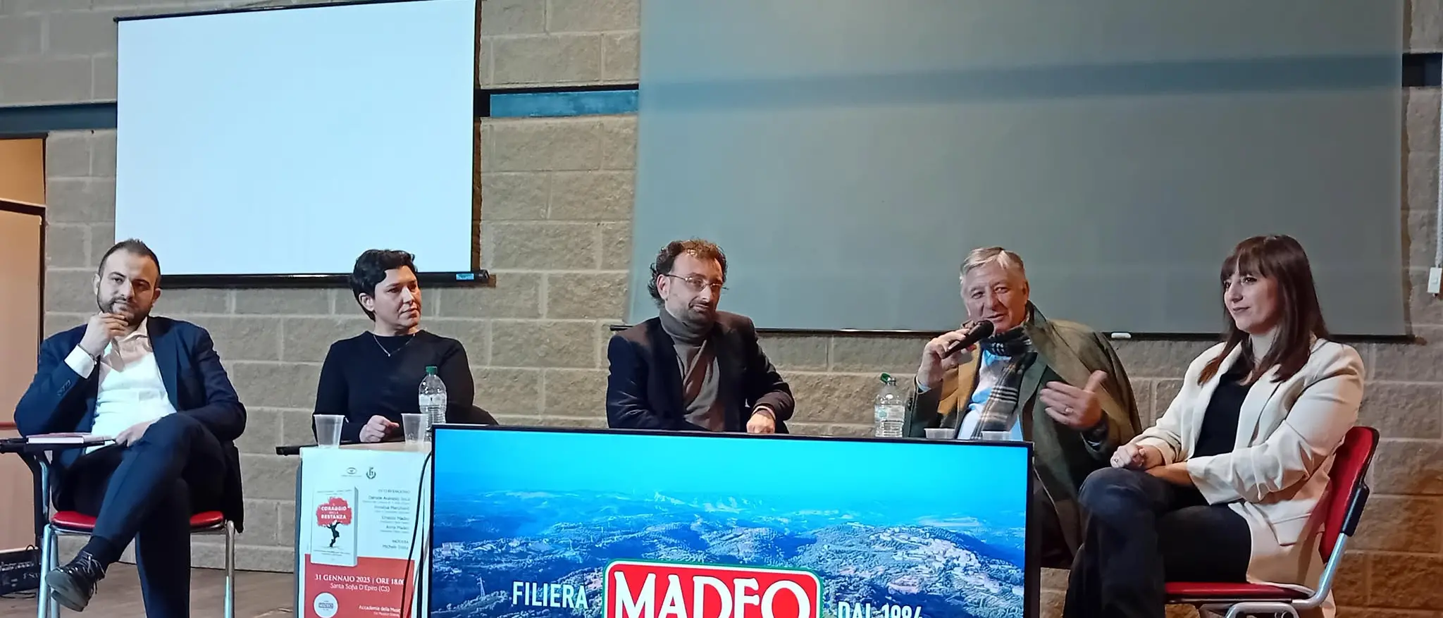 Il coraggio della Restanza,\u00A0da Santa Sofia d’Epiro il libro sulla filiera Madeo lancia un messaggio positivo all’intera Calabria\n