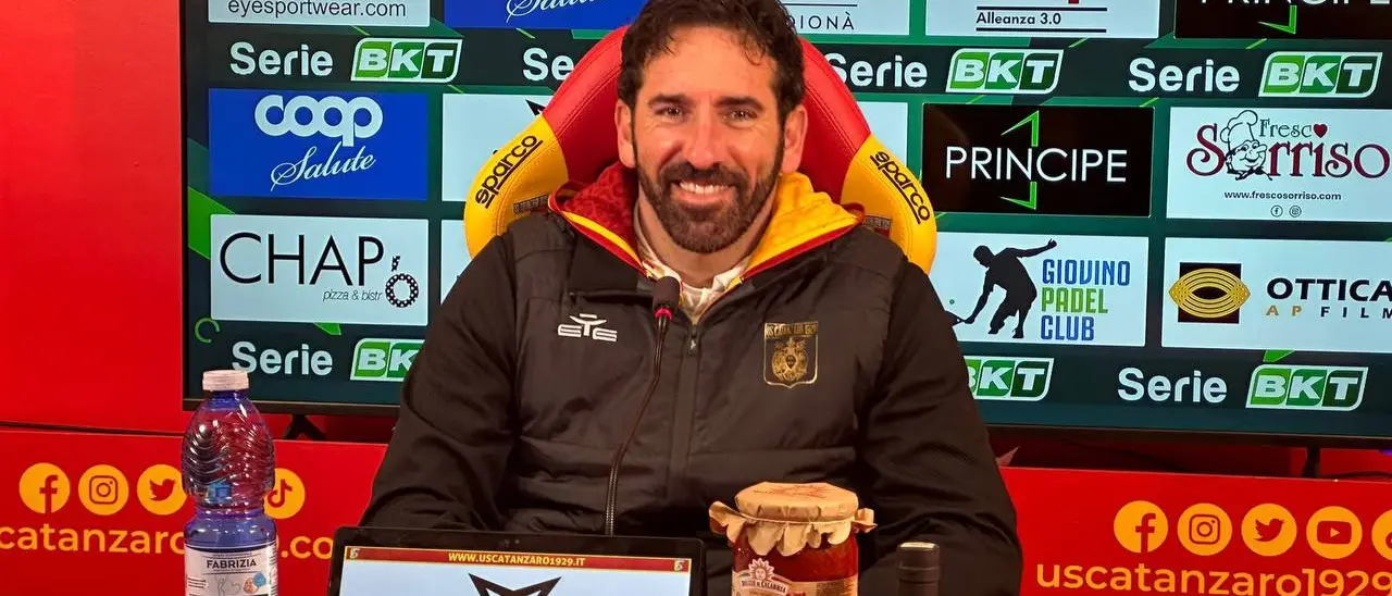 Catanzaro-Cesena 4-2, Caserta: «Giochiamo bene, è un bel momento ma il campionato è ancora lungo»