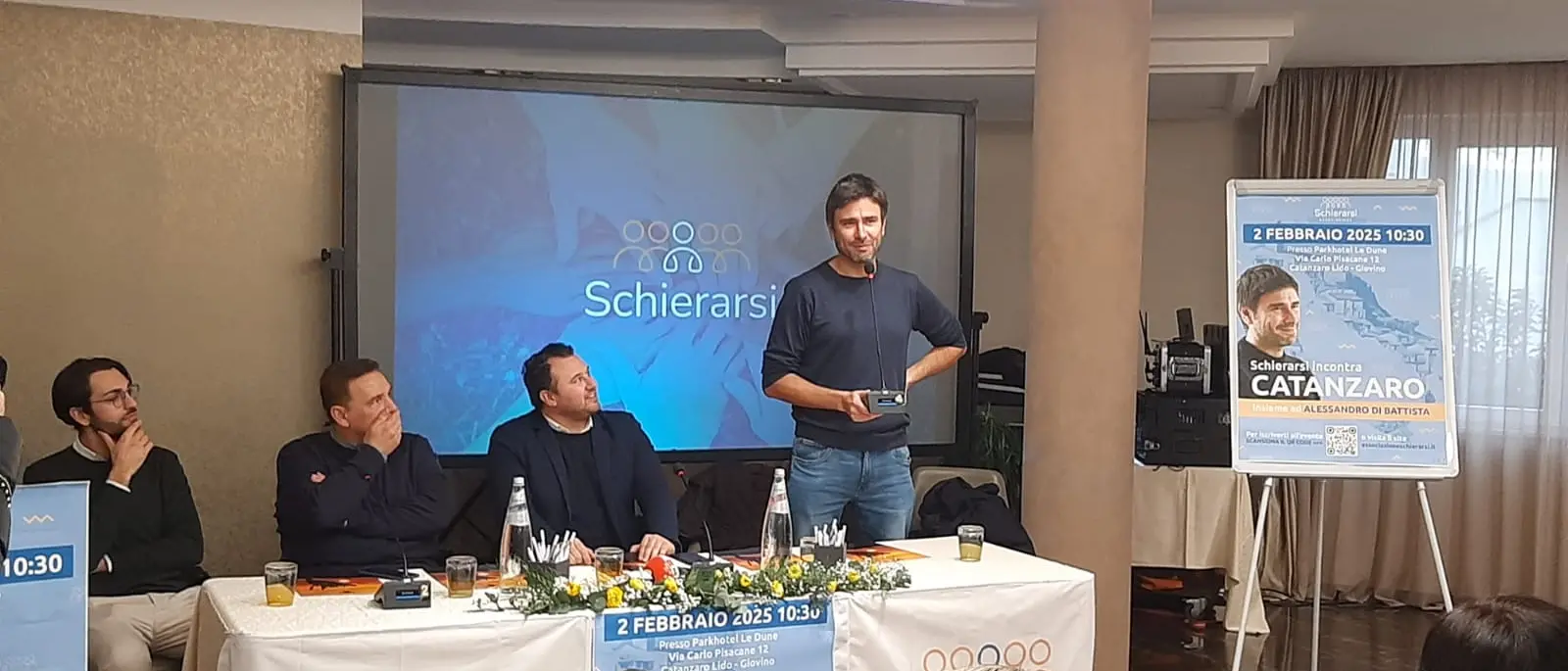 Di Battista torna in Calabria e lancia\u00A0“Schierarsi!”: «Stiamo crescendo. Diventare un partito? Perché no»\n