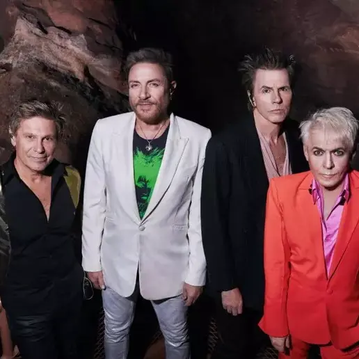 Simon Le Bon e i Duran Duran tornano a Sanremo: nostalgia, effetti speciali e un jingle firmato Gabry Ponte