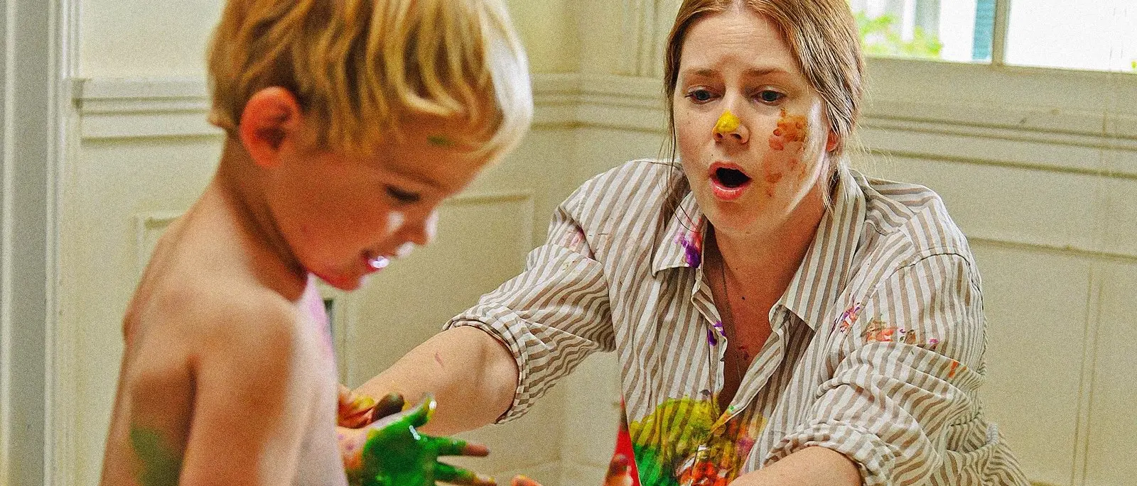 “Nightbitch”, diventare madri è entrare in un inferno primordiale. Ma se ne esce…