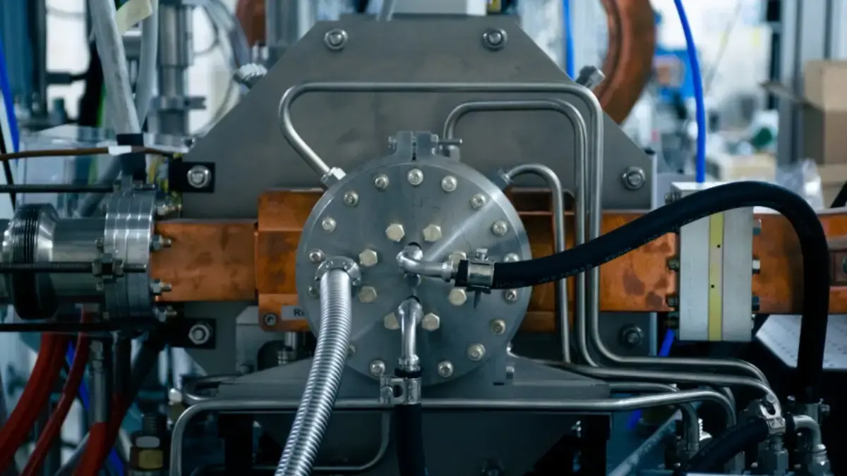 Le eccellenze dell’Unical in team con l’ateneo di Varsavia per un progetto innovativo sulle fibre ottiche speciali\n