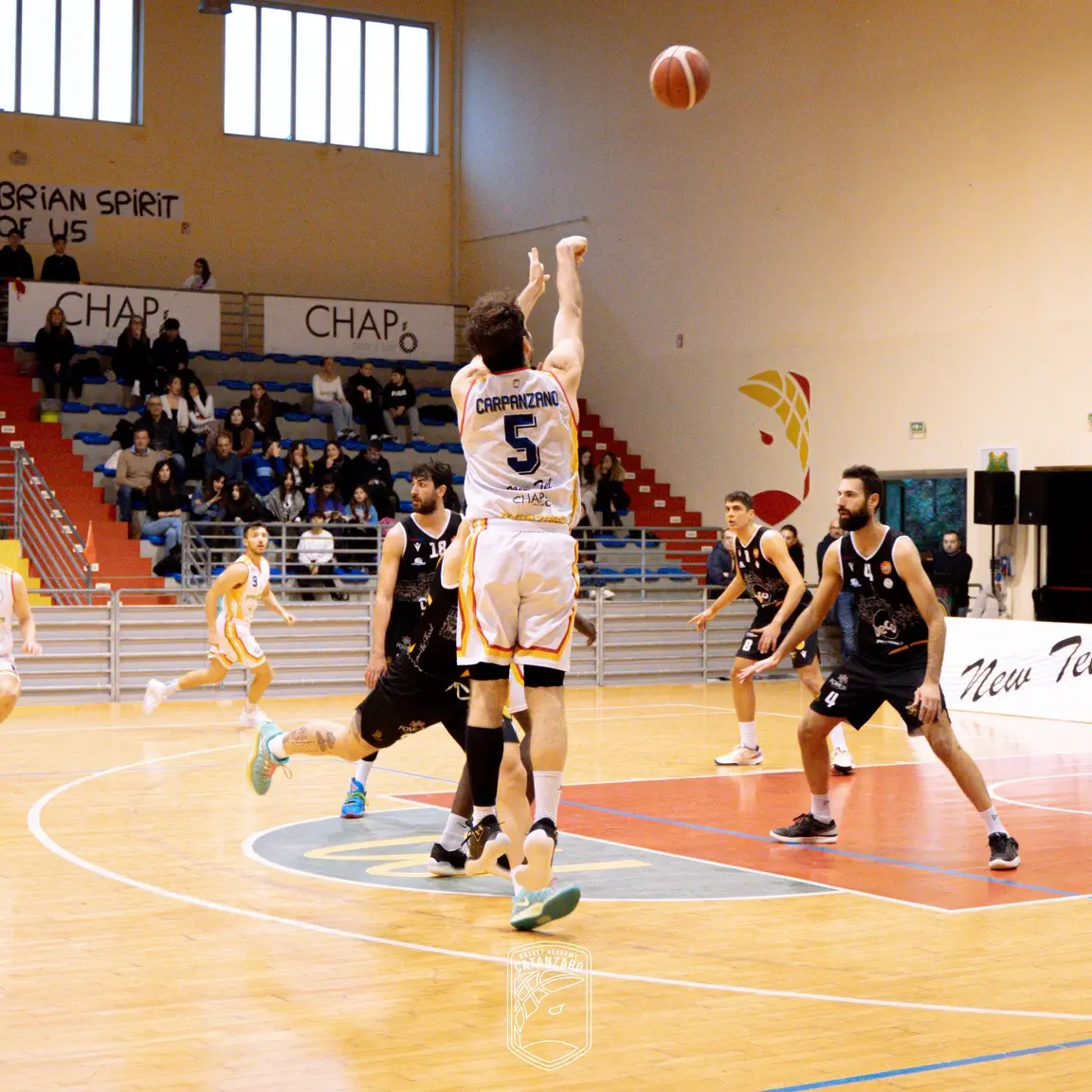 Basket, la Viola chiude la prima fase con una sconfitta. Riscatto per Catanzaro e Rende