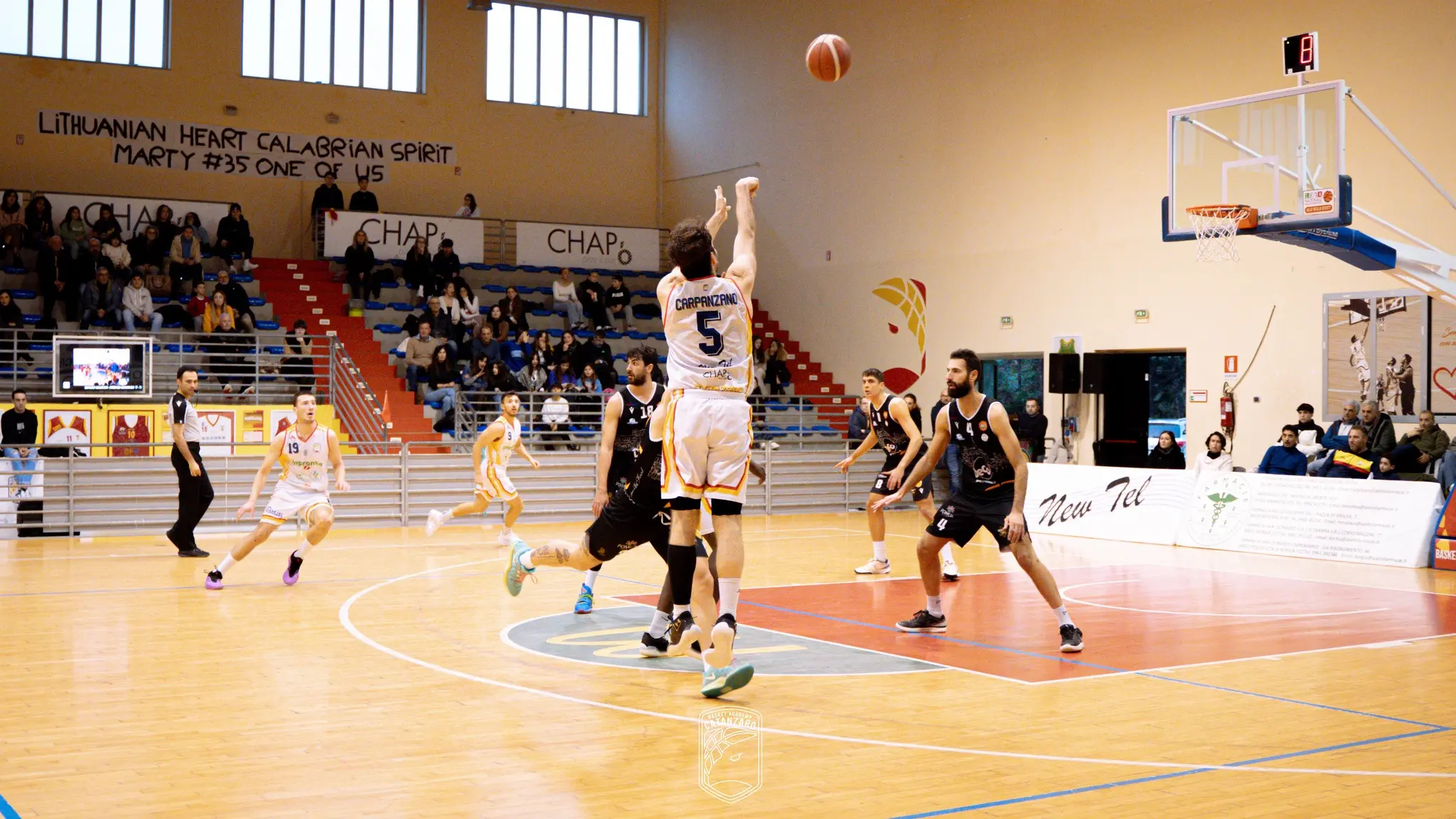 Basket, la Viola chiude la prima fase con una sconfitta. Riscatto per Catanzaro e Rende